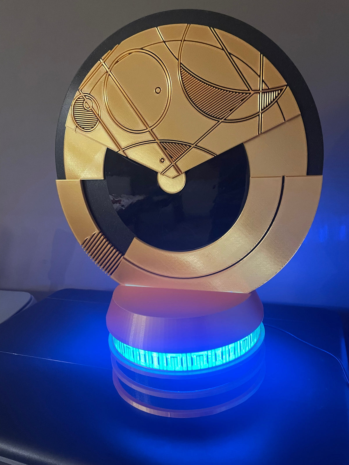 Crown Lamp